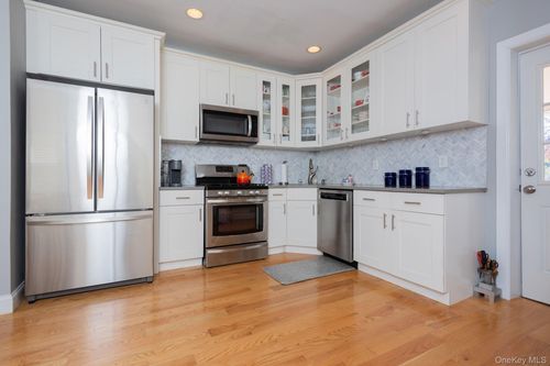 360 W 262nd St, Bronx, NY, 10471-1136 | Card Image