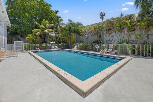 462-17255 Sw 95th Ave, Palmetto Bay, FL, 33157-4450 | Card Image