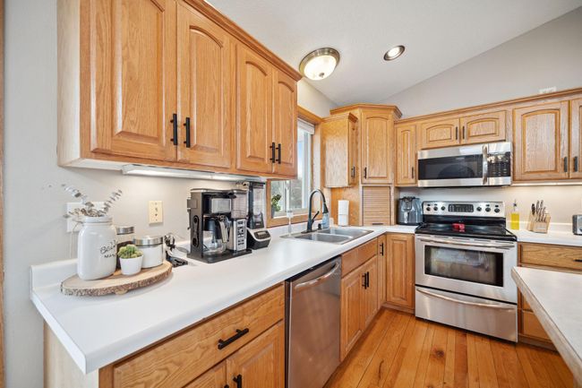 Good counter-space for kitchen prep. | Image 12