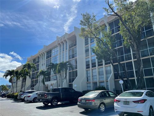 apt-314-601 Three Islands Blvd, Hallandale Beach, FL, 33009-2831 | Card Image