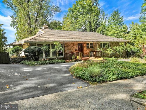 1532 Oak Ln, READING, PA, 19604-1866 | Card Image