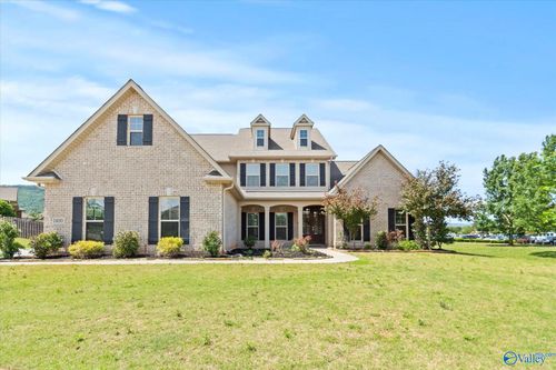 7400 Nature Walk Way Se, Owens Cross Roads, AL, 35763-4809 | Card Image