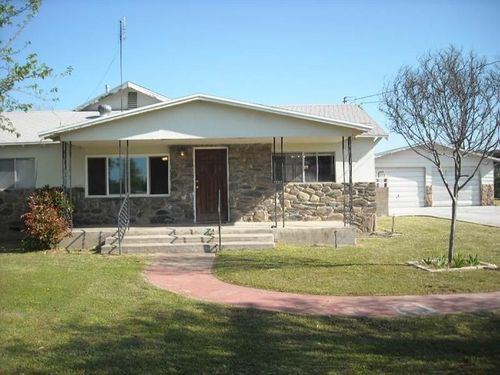 6832 E Harvey Ave, Fresno, CA, 93727-2923 | Card Image