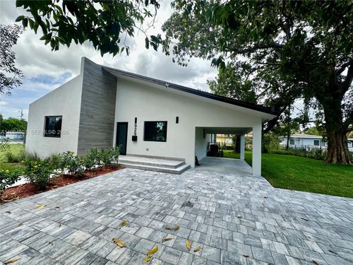 929 Nw 60th St, Miami, FL, 33127-1035 | Card Image