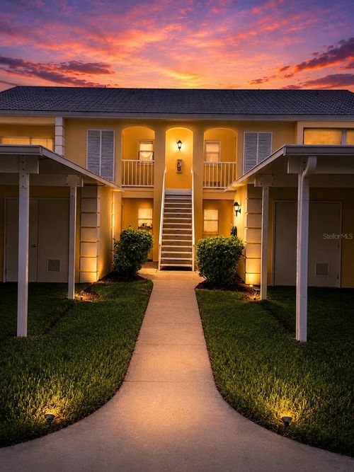 105-402 Cerromar Cir N, VENICE, FL, 34293-4304 | Card Image