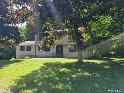8 Squire Ln, Shelton, CT, 06484-2729 | Card Image