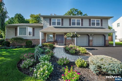 34 Reston Road, Wayne, NJ, 07470 | Card Image