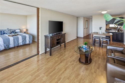 402-1015 Ala Napunani Street, Honolulu, HI, 96818 | Card Image