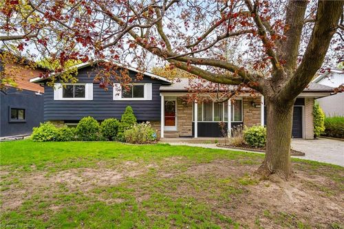 {{alt}} | Card Image