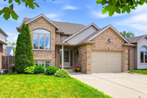 7032 Kelly Dr, Niagara Falls, ON, L2H3J9 | Card Image