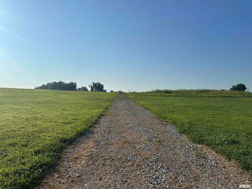 140 Alto Pass Rd, Alto Pass, IL, 62905-4500 | Card Image