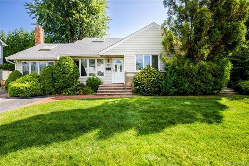10 Seneca Dr, Massapequa, NY, 11758-1026 | Card Image