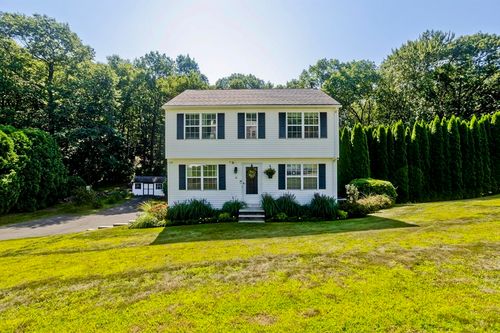 14 Scott Hollow Dr, Holyoke, MA, 01040-1873 | Card Image