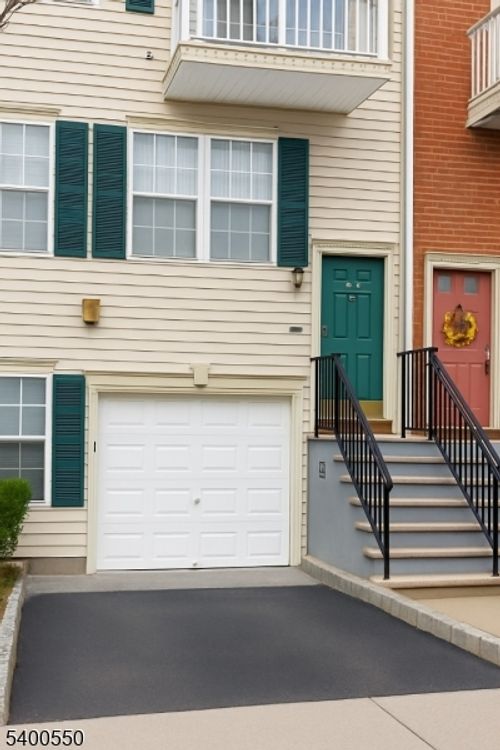 68 Marrow St, Newark, NJ, 07103-3131 | Card Image