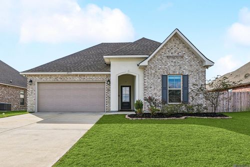 25779 Pristine St, Denham Springs, LA, 70726-6297 | Card Image