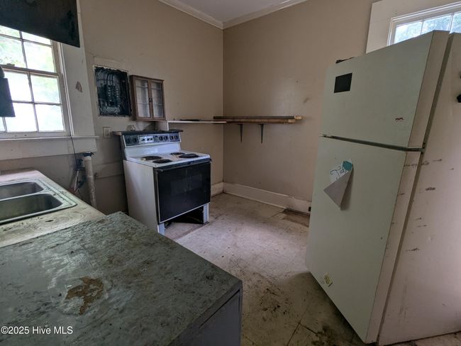 207 Bruton St W, Home with 4 bedrooms, 2 bathrooms and null parking in Wilson NC | Image 12