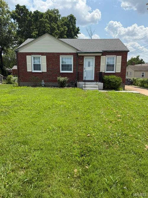 20 Derhake Rd, Florissant, MO, 63031-7712 | Card Image