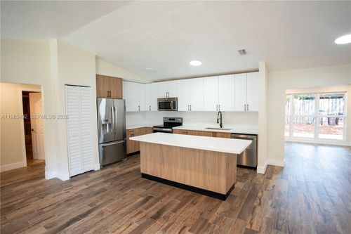 8915 Nw 26th Ct, Coral Springs, FL, 33065-5607 | Card Image