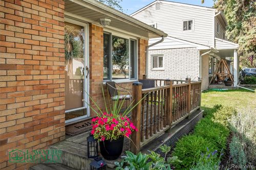 16860 Josephine, Fraser, MI, 48026-3819 | Card Image