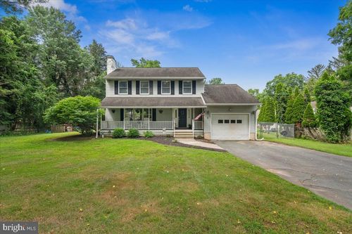 8 High Acres Dr, Ewing, NJ, 08628-2011 | Card Image