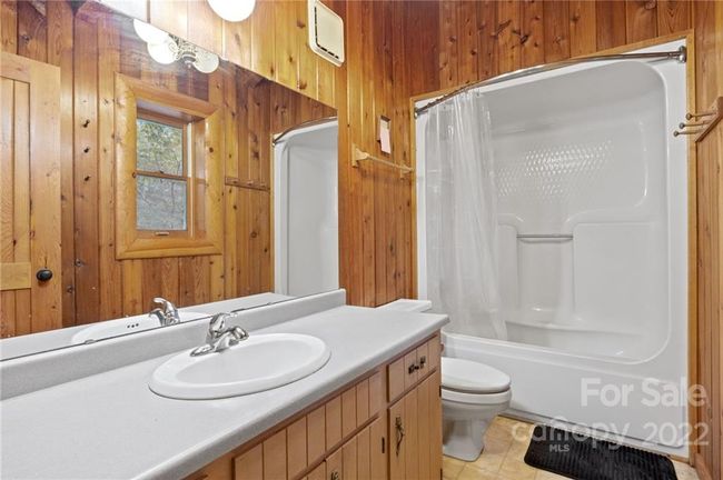 FULL BATHROOM | Image 9