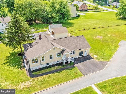 692 Ridge Rd, MOUNT AIRY, MD, 21771-3914 | Card Image