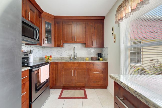 860 Worcester Ln, Condo with 1 bedrooms, 1 bathrooms and null parking in Lake Worth FL | Image 5