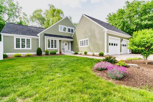 152 Straw Hill Rd, Manchester, NH, 03104-1675 | Card Image