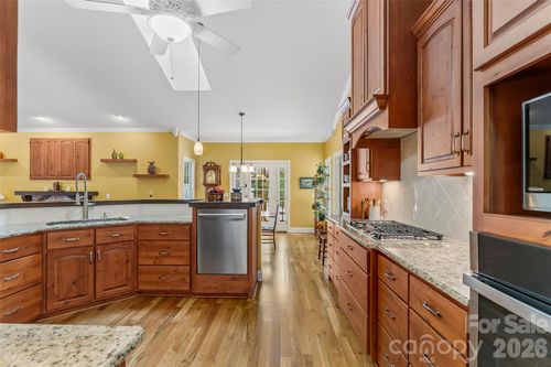 44 Whitman Ct, Taylorsville, NC, 28681-5719 | Card Image