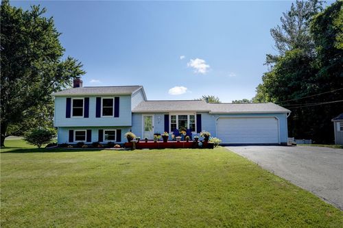 2 Mccleary Rd, Spencerport, NY, 14559-2020 | Card Image