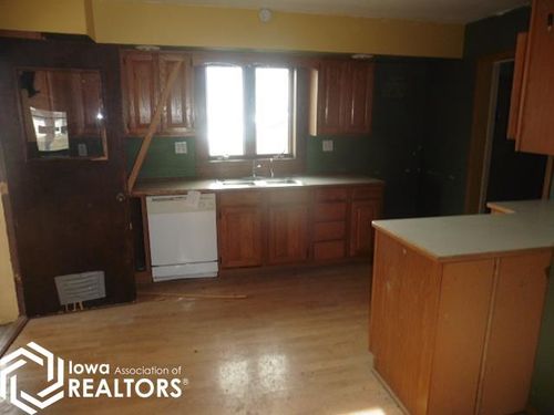 321 3rd St, Moorhead, IA, 51558-3059 | Card Image