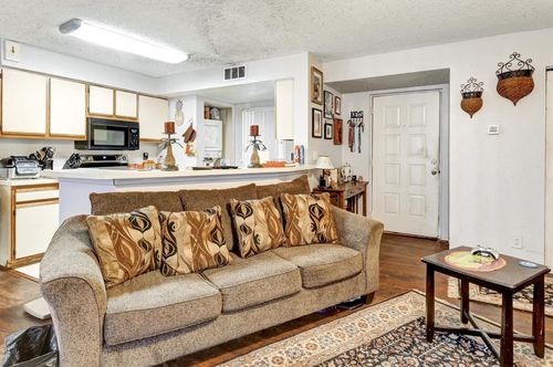 1010-9999 Summerbreeze Dr, Sunrise, FL, 33322-5818 | Card Image