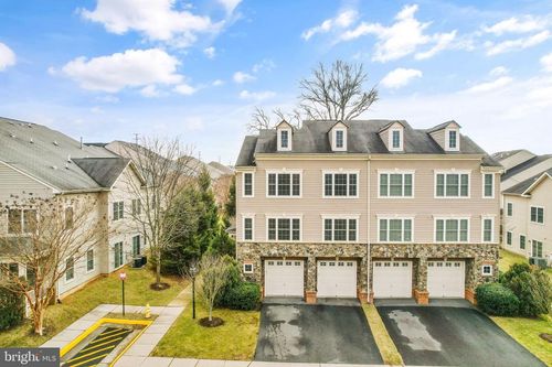 11241 Wortham Crest Cir, Manassas, VA, 20109-5695 | Card Image