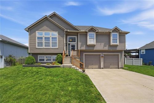 612 Nw Whitney Dr, Grain Valley, MO, 64029-9657 | Card Image