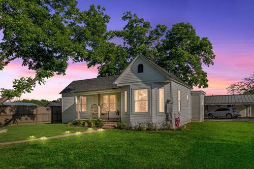 703 E Highway St, Fredericksburg, TX, 78624-5248 | Card Image