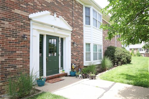 apt-101-6955 Carriage Hill Dr, Brecksville, OH, 44141-4408 | Card Image