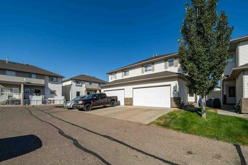 324 Washington Way Se, Medicine Hat, AB, T1A8V2 | Card Image