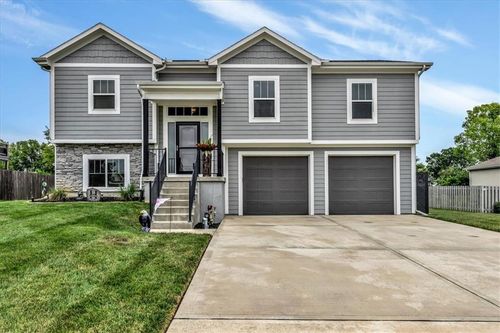 1704 Mulberry St, Pleasant Hill, MO, 64080-1712 | Card Image