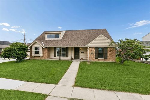 6517 Schouest St, Metairie, LA, 70003-2910 | Card Image