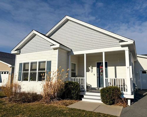 58 Chickadee Ln, South Kingstown, RI, 02879-4795 | Card Image