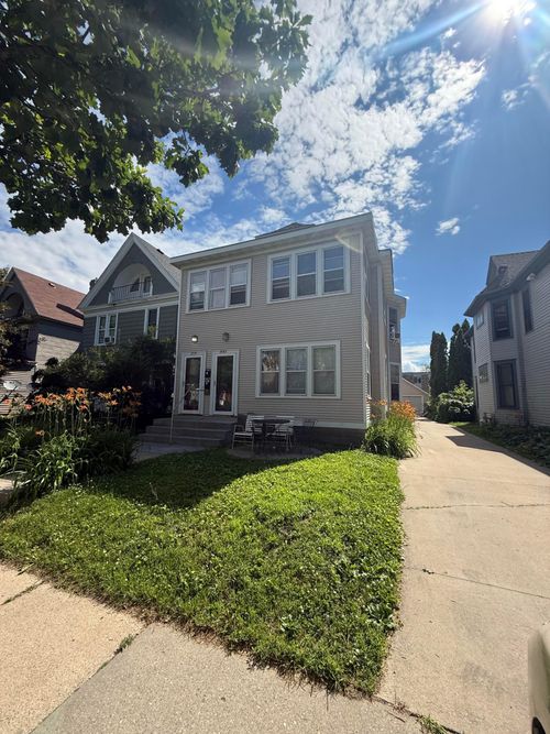 2731 Dupont Ave S, Minneapolis, MN, 55408-1210 | Card Image