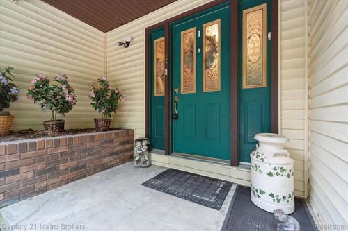 14210 W Burt Rd, Chesaning, MI, 48616-9546 | Card Image