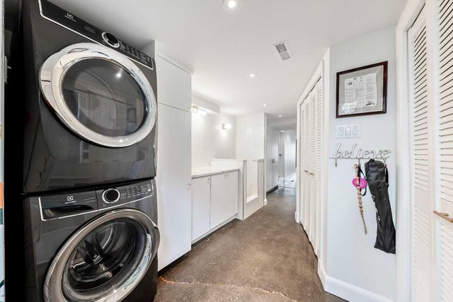 2328 Uxbridge Drive Nw, House other with 3 bedrooms, 3 bathrooms and 5 parking in Calgary AB | Image 37