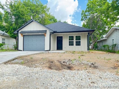 1004 W 13th St, Ada, OK, 74820-6220 | Card Image