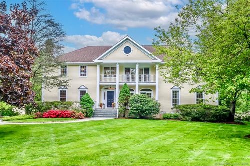 10 Woods End Dr, Wilton, CT, 06897-2833 | Card Image