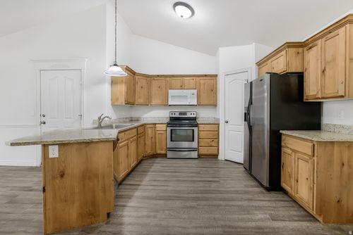 5-303-631 S 2220 W, Pleasant Grove, UT, 84062-3677 | Card Image