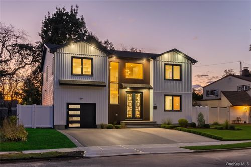 182 Friends Ln, Westbury, NY, 11590-6507 | Card Image