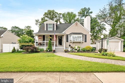 11 Kendall Rd, Hamilton, NJ, 08690-2107 | Card Image