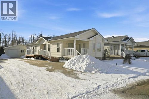 11 Baywood Link, Sylvan Lake, AB, T4S0A8 | Card Image