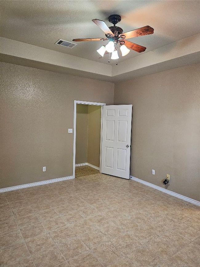 2106 Red Fox Rd, House other with 3 bedrooms, 2 bathrooms and 2 parking in Austin TX | Image 18